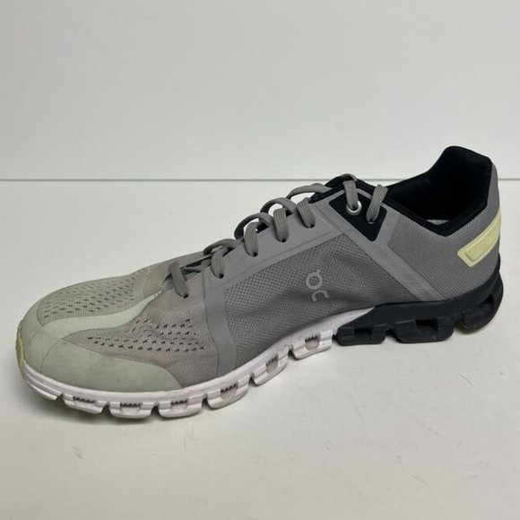 On Men\'s Cloudflow Running Shoes Gray, Size 10.5 M main image 4